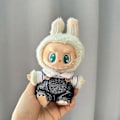 Miniatyrbild 1 av 5: 17cm Mini Plyschdockas Kläder Outfit Tillbehör För Korea Kpop Exo Labubu I II Idol Dockor Sittande Party Overaller Kläder Gåva 10