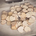 Miniatyrbillede 3 af 5: 100 stk. (5 cm) - Rustikke træhjerter til hobbyprojekter - til bryllupsdekorationer