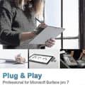 Pikkukuva 2 / 5: Surface Pro 7 -telakka, jossa USB Type C Surface Pro 7 7-in-1 -keskitin Surface Pro 7 -lisävarusteille