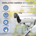 Pikkukuva 5 / 5: Simuloitu Aurinkokamera Ulkovalvontaan Simuloitu Väärennös Kamera Dummy Cam LED-Valolla Hopea