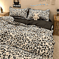 Miniatyrbild 1 av 5: 4-delars Set Leopardmönstrat Sängklädesset (1 Lakan + 1 Påslakan + 2 Örngott) 1.5m 4-piece set(150*200cm)