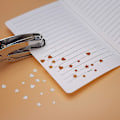 Pikkukuva 3 / 3: 1 mm rei'itin paperille, jossa on vaaleanpunainen ote askartelupaperille (pieni ympyrä) Small Circle 1mm