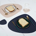 Miniatyrbild 5 av 5: Set med 4 Placemats i Läder, Torkbara och Tvättbara för Inomhus/Utomhusbruk