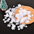 Miniatyrbilde 4 av 5: 100 stk. 10-30 mm Hvit Filt Snøfnugg Juleklistremerke Ikke-vevd Patch Applikasjoner Håndverk Fest Diy Scrapbooking Dekor Cp2767 25mm1