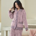 Pikkukuva 1 / 2: Violetit, yhdistetyt, puolikorkealla kauluksella varustetut samettipyjamat naisille, pitkillä hihoilla ja violetit sarjakuva-korallisamettipyjamat Purple stitching XL