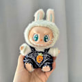 Miniatyrbild 1 av 5: Original Andra Generationens Labubu Monster Have A Seat Serie Söt Docka Kläderleksak Ornament Endast Kläder Söt Dockleksak Present[jkw] 9