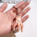 Miniatyrbillede 1 af 5: Wednesday Adams Nøglering Dukke Horror Kæledyr Hånddukke Nøglering Tilbehør Taske Vedhæng Dreng Pige Gave 18