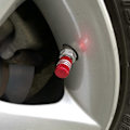 Miniatyrbillede 3 af 4: 5 stk. Støvhætter til bil omkring aluminiumshjul Dækventilhætter Rød