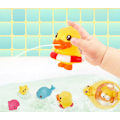 Miniatyrbild 4 av 4: B. Duck Set med badleksaker multifärg
