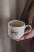 Miniatyrbillede 4 af 4: Majas Cottage Mugg Kära Bästis Beige