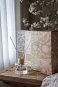 Miniatyrbilde 5 av 5: Majas Cottage Doftpinnar Happiness Fresh Linen 100 ml