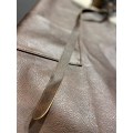 Pikkukuva 2 / 3: Förkläde Mörkbrun Läderlook Dark brown