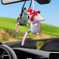 Miniatyrbillede 4 af 4: Possum Bilhæng, Possum Hængende Ornament til Bil, Sød Opossum Bilpynt til Bakspejlstilbehør, Håndlavet Strikket Possum c