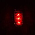 Miniatyrbillede 3 af 3: LED Sikkerhedslys Klip På Strobe Løbelys til Løbere Hunde Cykler Gåture (Rødt Lys)