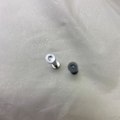 Pikkukuva 5 / 5: Bose QuietComfort QC35 -kuulokkeiden kääntöruuvi, metalli, musta