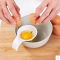 Miniatyrbild 5 av 5: Mini Äggulans Vitseparerare, Vit Plast Silikon Äggseparator för Matlagning
