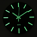 Miniatyrbild 3 av 3: 12 Tums Luminous Väggklocka Tyst Trädesign Nattlampa Rund Väggklocka för Vardagsrum och Sovrum
