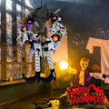 Pikkukuva 4 / 5: Halloween-ovikranssi ulko-oveen, 27 tuuman noitakranssikoristeet, Halloween-ovikranssi noitakorkki ja luut pumppukoristeet ulko-oveen tai sisätiloihin