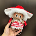 Miniatyrbild 1 av 3: [HH]Labubu Babykläder V1 V2 17cm Labubu Kläder Emaljering Hänge Plyschdocka Kjort Babykläder Skjortset (Chatta Nu) Red