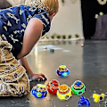 Miniatyrbild 3 av 5: 2 st musik blinkande snurror leksak med startprogram, lysande snurror för barn, gyroskop LED lysande leksaker, blinkande snurrande topp leksaker, slumpmässig färg