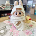 Miniatyrbild 1 av 4: [HH]LABUBU Andra Generationen PVC Material Överraskningsboxar Inspirerade Frysta Karaktärer Halsduk Hatt Kostym för BoParty Dockkläder