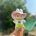 Miniatyrbild 1 av 2: [HH] Labubu Kläder Märkesdesign Kläder Labubu Kläder Väska Skor Utsmyckning Dekorationer Förklädnad White panda t blue hat set