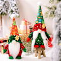 Miniatyrbillede 4 af 5: 2 stk. Jule Nisse Plys Dekorationer, Gingerbread Håndlavet Tomte - Jule Gliiter Hjemmebord