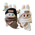 Miniatyrbild 2 av 4: [HH]LABUBU Andra Generationen PVC Material Överraskningsboxar Inspirerade Frysta Karaktärer Halsduk Hatt Kostym för BoParty Dockkläder