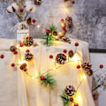 Miniatyrbillede 3 af 4: Dazzle Bright Pine Cone Juletræslys, 20 Led Bat