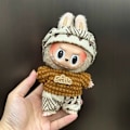 Miniatyrbild 1 av 3: [HH]Labubu Babykläder V1 V2 17cm Labubu Kläder Emaljering Hänge Plyschdocka Kjort Babykläder Skjortset (Chatta Nu) Brown