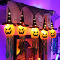 Pikkukuva 5 / 5: Halloween-ripustuskoristeet Noita Kurpitsa Tuulisoppi Lippu LED-valoilla Sisä- ja Ulkokäyttöön (Oranssit 5 kpl, Yksi Koko)