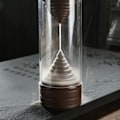 Miniatyrbillede 2 af 2: /HA/Håndlavet keramisk backflow røgelsesholder med LED-lys og akryl vindtæt låg til boligindretning Aromaterapi (timeglas)