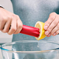 Pikkukuva 5 / 6: Kötthammare & Smaksättare Redskap 4 in 1 Joseph Joseph Red