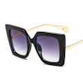 Pikkukuva 1 / 5: Neliömäiset gradienttilasit, paksu metallirunkoiset aurinkolasit miehille ja naisille - musta kehys harmailla linsseillä black frame with gray lenses