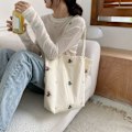 Miniatyrbillede 8 af 10: Elegant Stor Kapacitet Canvas Tote Taske med Blomsterbroderi til Bøger, Arbejde og Skole - Stilfuldt Abrikos Design, One Size