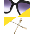 Pikkukuva 3 / 5: Neliömäiset gradienttilasit, paksut metallirunkoiset aurinkolasit miehille ja naisille - kilpikonnankuorikehys teepala tortoise shell frame tea piece