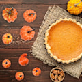 Pikkukuva 3 / 5: 8 kpl Halloween ja Thanksgiving -teemainen keinotekoinen oranssi kurpitsa setti DIY-lomakoristeluun ja valokuvausrekvisiitaksi (pussi)