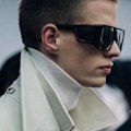 Pikkukuva 2 / 4: Ainutlaatuiset mustat aurinkolasit, joissa 4 lasia UV400: ta Black one size