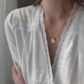 Pikkukuva 2 / 2: Minimalistinen ketju 18k kullattu naisten auringonkukkalahja Gold one size