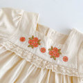 Miniatyrbilde 4 av 6: Brodert sett med blondekjole + shorts for barn 0-12 måneder White 0-6 months