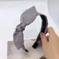Pikkukuva 1 / 6: Kaunis makea tiara, jousi ja strassit useissa väreissä Grey one size