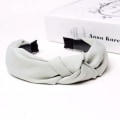 Pikkukuva 1 / 5: Kaunis tiara, jossa on solmu kangasta useissa eri väreissä Grey one size