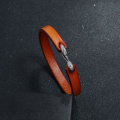 Pikkukuva 6 / 6: Käsintehdyt minimalistiset rannekorut aitoa nahkaa aitoon tyyliin Orange one size