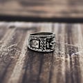 Miniatyrbillede 1 af 5: Skull and Cross Ring i rustfrit stål med kædedetaljer Silver one size