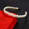 Miniatyrbillede 1 af 6: Håndlavet luksus diadem i metal med bånd af perler White one size