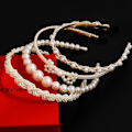 Pikkukuva 5 / 5: Käsintehty Ylellinen Diadeemi metallia helminauhoilla White one size