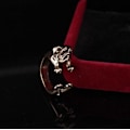 Miniatyrbillede 1 af 5: Ring til en mops hund, der krammer fingeren Gold one size