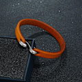 Miniatyrbillede 4 af 8: Håndlavet minimalistisk armbånd i ægte læder i autentisk stil Black one size