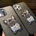 Miniatyrbillede 4 af 4: iPhone 12 & 12 Pro etui med broderet mops kunstlæder hund Black one size