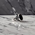Miniatyrbillede 1 af 6: Sterling sølv ring sort rund sten orientalsk mønster hælring til mænd Black one size